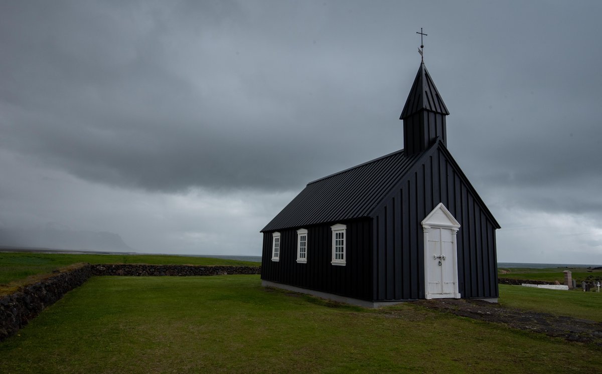Búðir Black Church — aurora viewing location in Snæfellsnes, Iceland