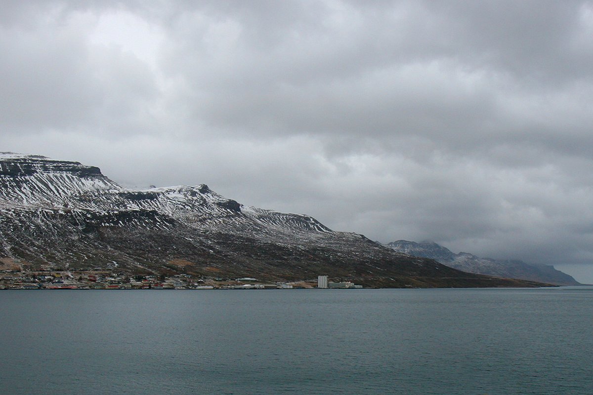 Fáskrúðsfjörður Harbor — aurora viewing location in East Iceland, Iceland