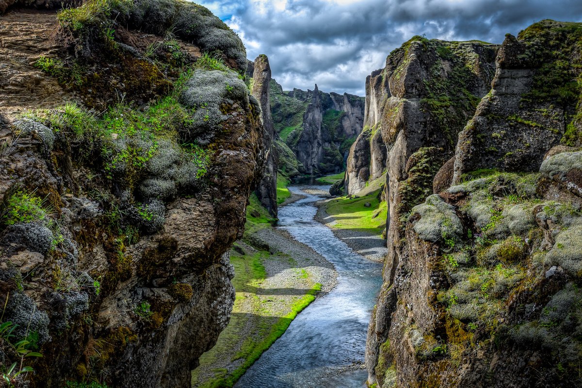 Fjaðrárgljúfur Canyon — aurora viewing location in South Iceland, Iceland