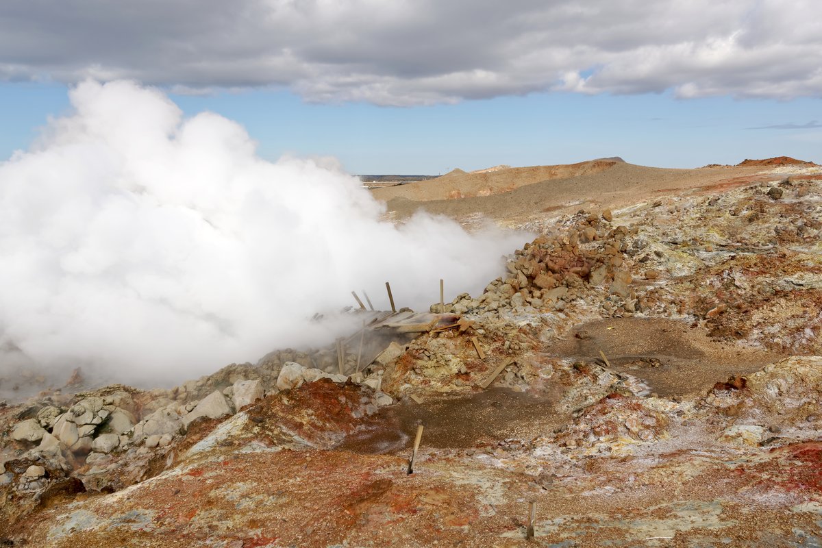 Gunnuhver Hot Springs — aurora viewing location in Reykjanes Peninsula, Iceland