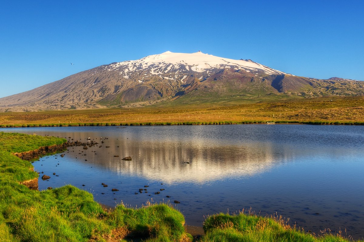 Snæfellsjökull Glacier Tip — aurora viewing location in Snæfellsnes, Iceland